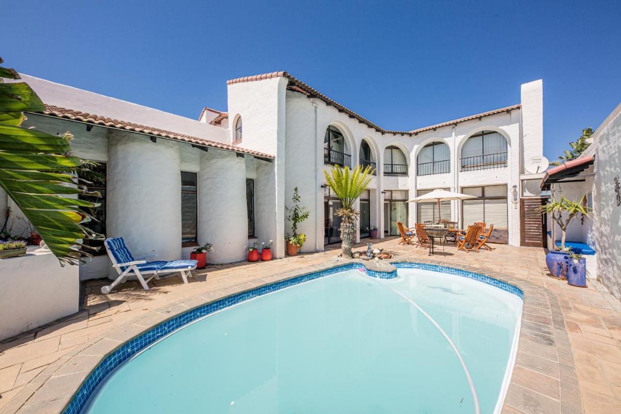 Big Blue Accommodation Bloubergstrand Exterior foto