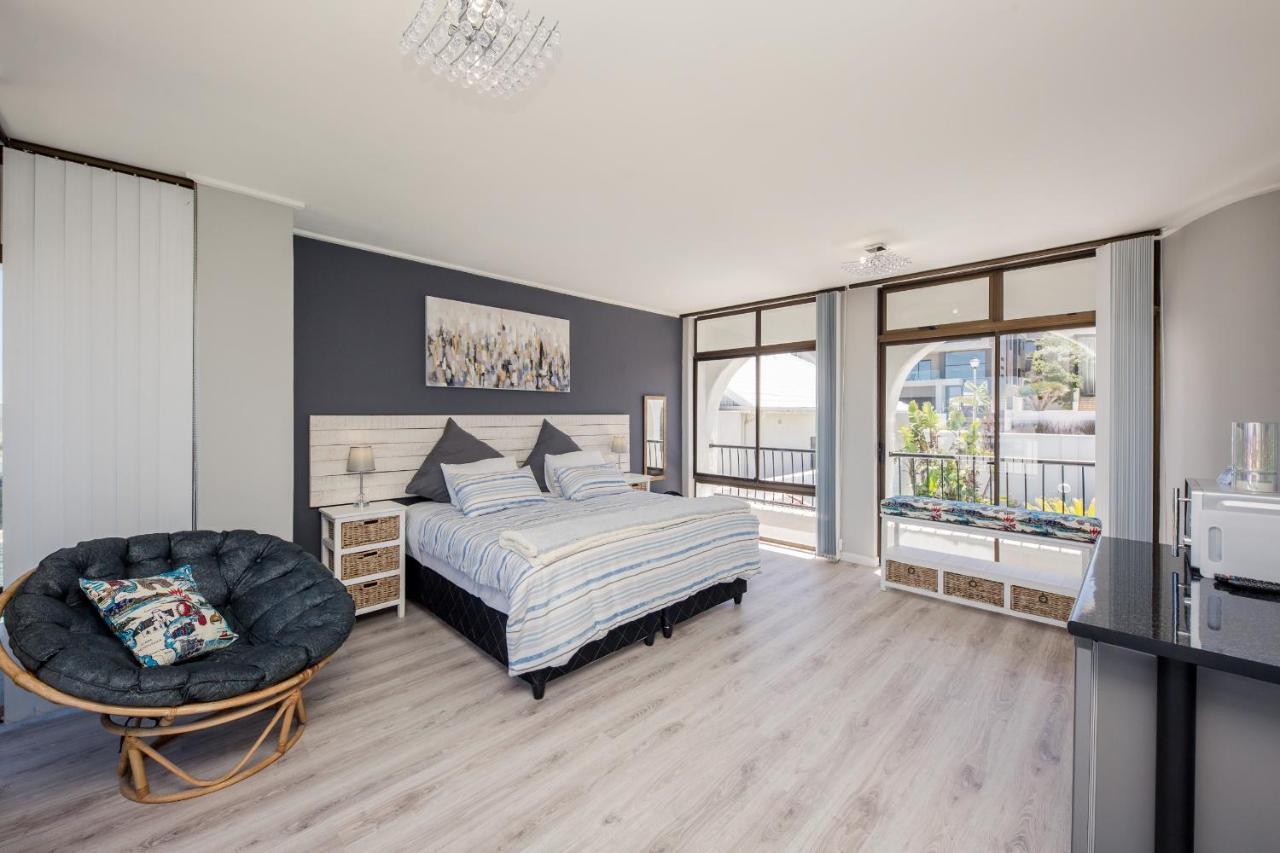 Big Blue Accommodation Bloubergstrand Exterior foto